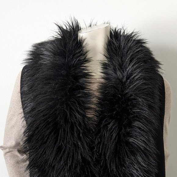 Michael - Michael Kors - Black Vest w/ Removable Faux Fur Trim Vest - Size S - Picture 2 of 8